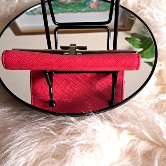 Salvatore Ferragamo Gancini Leather Trifold Wallet - Picture 11 of 12